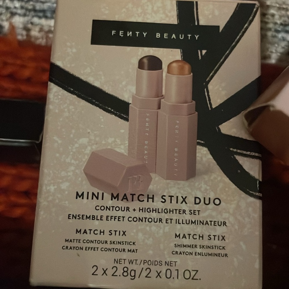 Fenty Beauty Match Stix Duo - Matte Contour & Shimmer Highlighter